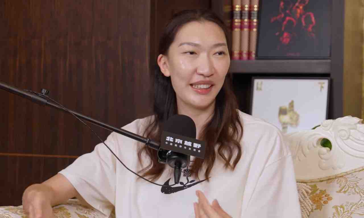 韩旭：感觉男篮球员英语更好 他们更放得开学垃圾话就融入进去了